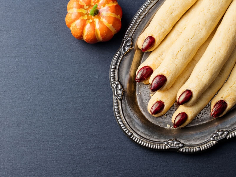 Finger-Gebäckrezept der Halloween-Hexe