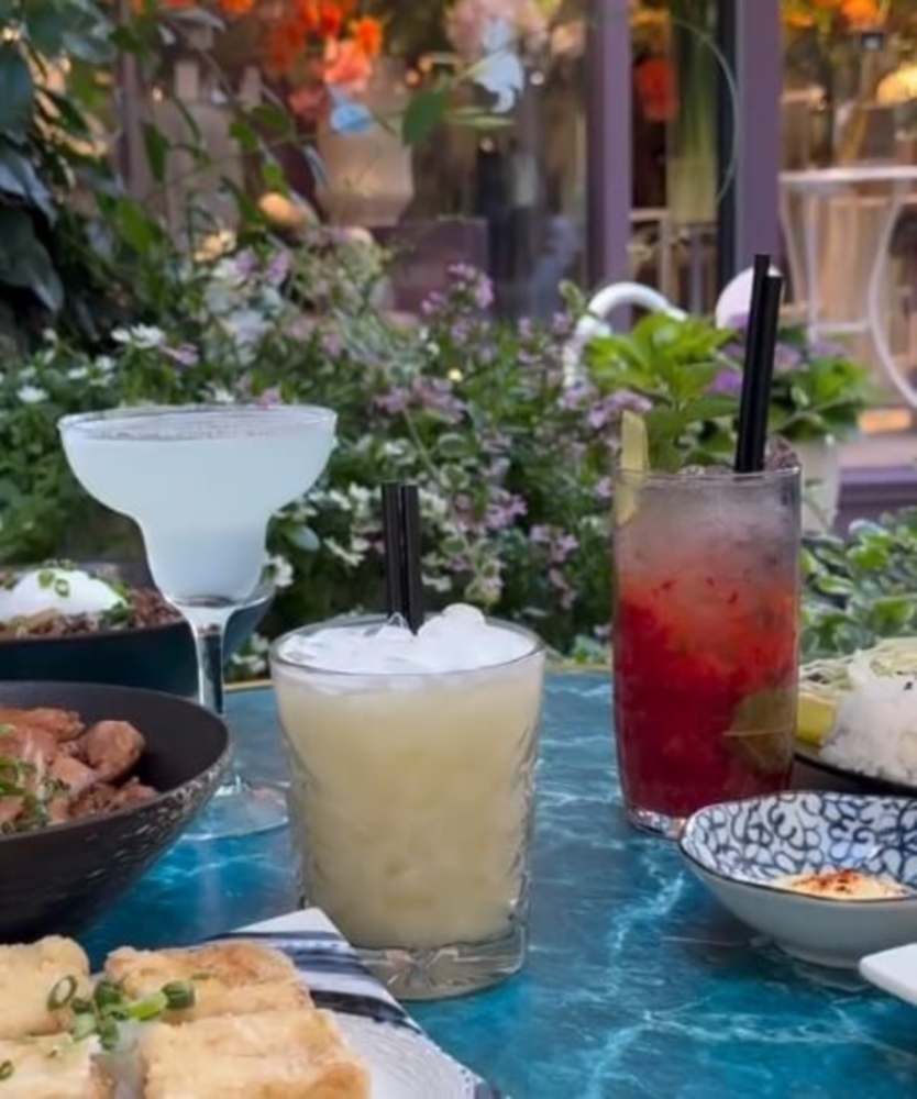 Sakés, vins & cocktails