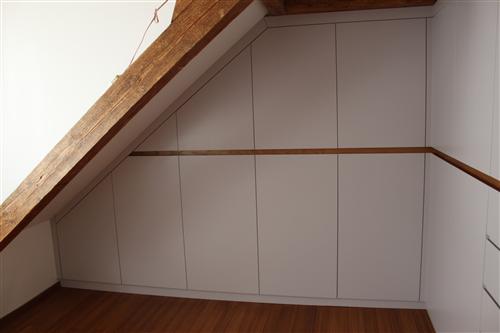 Placard sur mesure sous combles