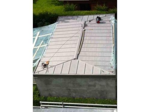 Chantier en zinc - Toit joint debout