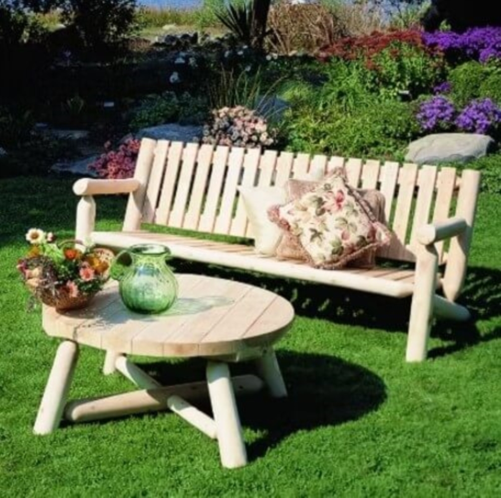 Le cèdre et les rondins de bois : des alliés naturels