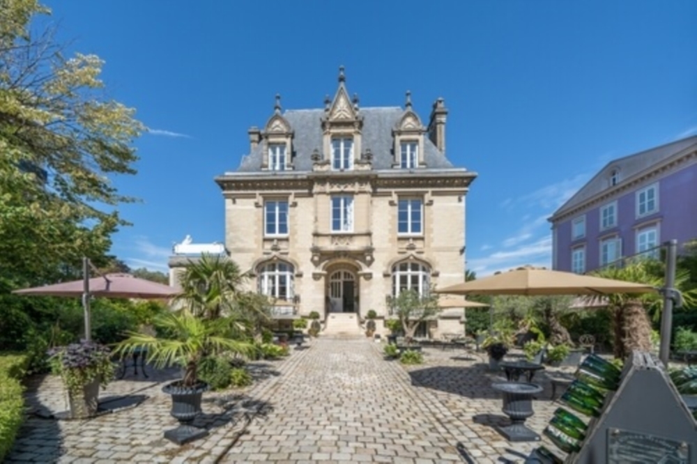 BARNES Châteaux & Manoirs