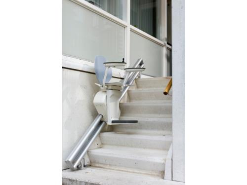 Monte-escaliers extérieur