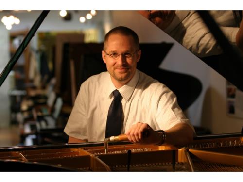  Piano and grand piano tuning