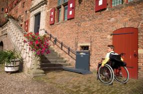 Plateforme pour chaise roulante