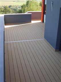 Une terrasse en bois composite