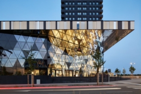 Cloche d'Or et Tours de Logements 