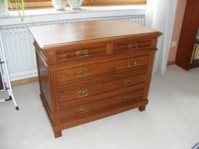 Commode 