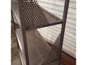 Etagère métallique
