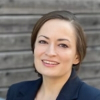 Mme Lenke Laurik Feurstein