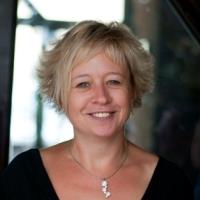 Mme Christine Parisse