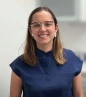 Mme Jessica Schneider